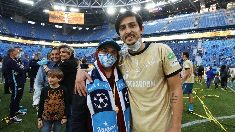 شاهد.. بعد فيديو "مشين" لاعب منتخب إيران سردار أزمون يظهر في فيديو جديد!