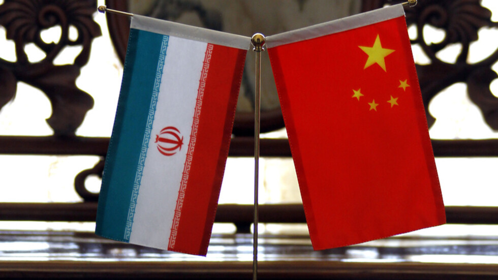 يتهمون الصين بالرغبة في استعمار إيران