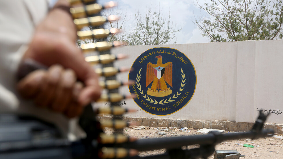 "الانتقالي الجنوبي": الشرعية في اليمن ستدفن سياسيا إذا لم تلتزم باتفاق الرياض