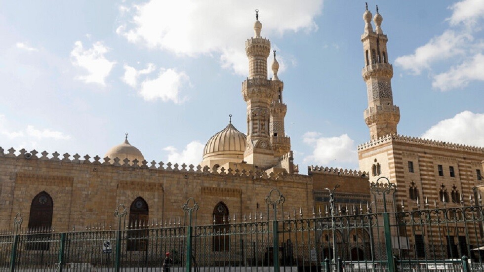 الأزهر يحيل أستاذا في كلية الطب للتحقيق لنشره عبارات مسيئة للإسلام