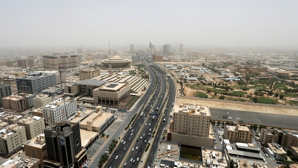 السعودية: الجوازات تحدد الفئات المعفاة من الرسوم والغرامات