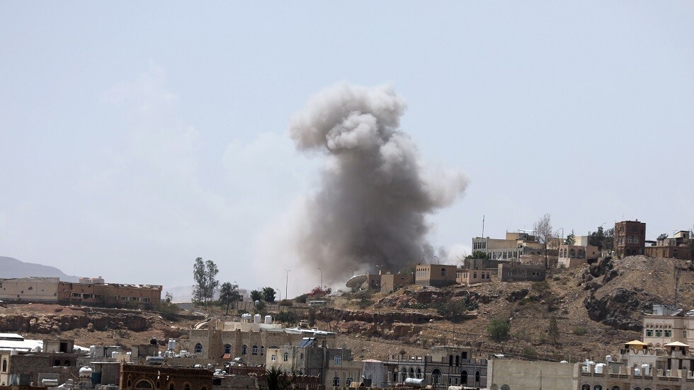 الحوثيون: قتلى وجرحى بغارة للتحالف العربي شمال شرقي صنعاء