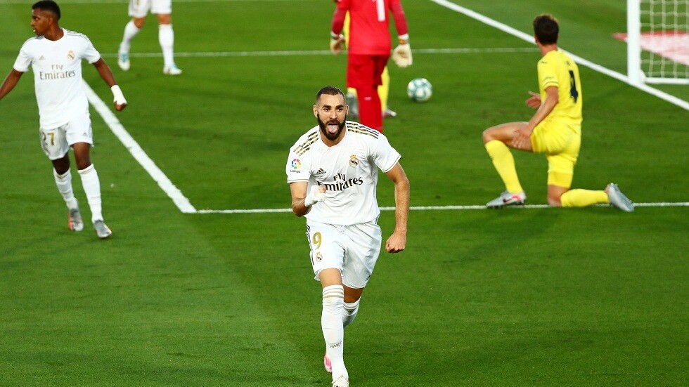 بنزيما يفتتح التسجيل لريال مدريد في شباك فياريال بمباراة "التتويج باللقب" (فيديو)