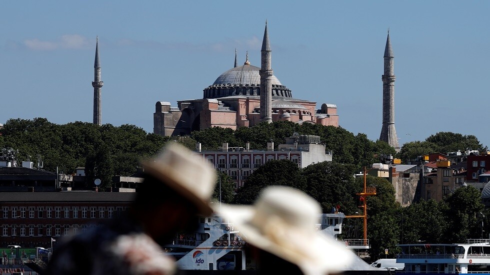 تركيا.. ارتفاع عدد ضحايا غرق قارب مهاجرين إلى 54