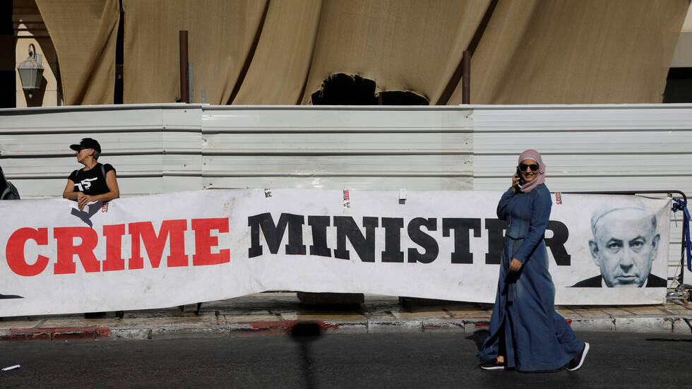 بسبب كمامات.. تأجيل محاكمة نتنياهو حتى يناير