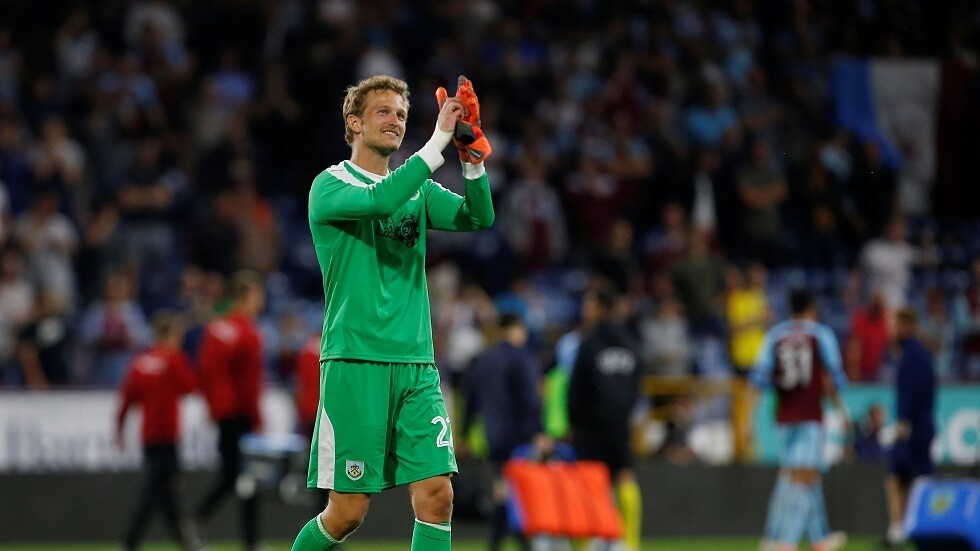 شاهد.. حارس مرمى ينقذ فريقه من الهزيمة بهدف رائع