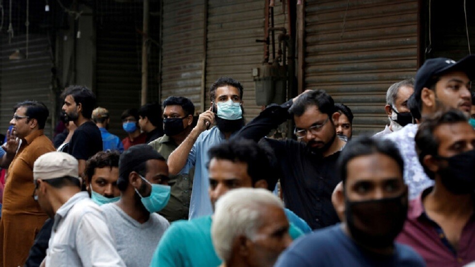 مسؤول باكستاني: بدء انحسار كورونا في البلاد