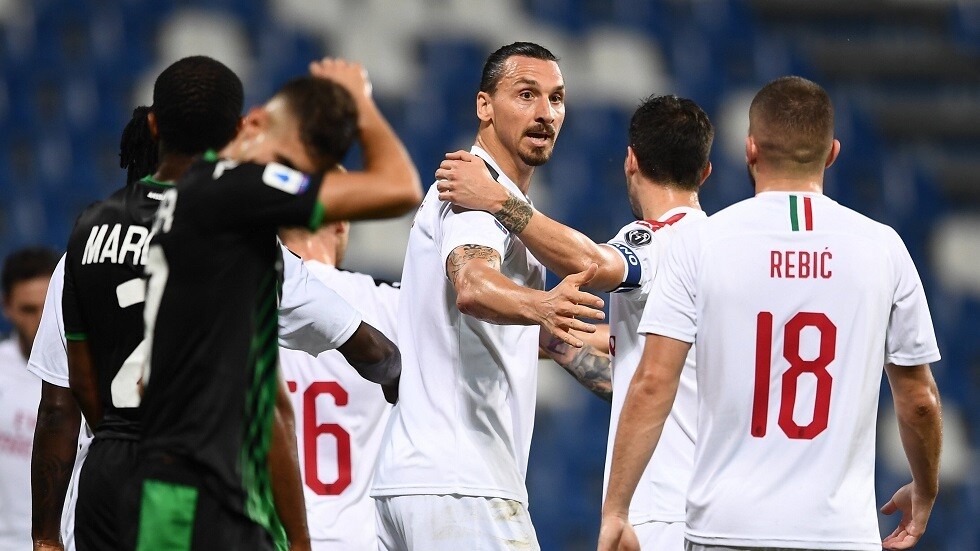 زلاتان يقود ميلان للفوز على ساسولو في عقر داره.. فيديو