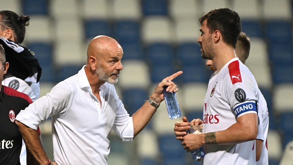 رسميا.. ميلان يمدد عقد مدربه بيولي حتى عام 2022