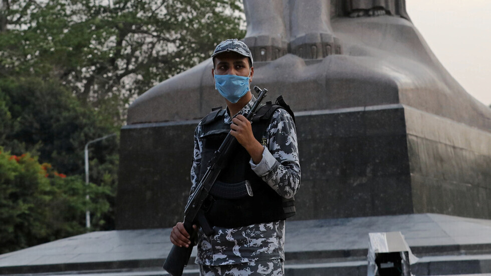 حادثة تهز محافظة القليوبية في مصر.. فتاة تقتل والدها دفاعا عن أمها