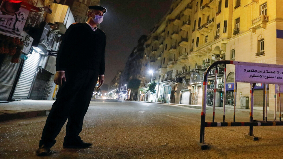 مصر.. جنازة مهيبة لشاب قتل بعد دفاعه عن شقيقته (صور)