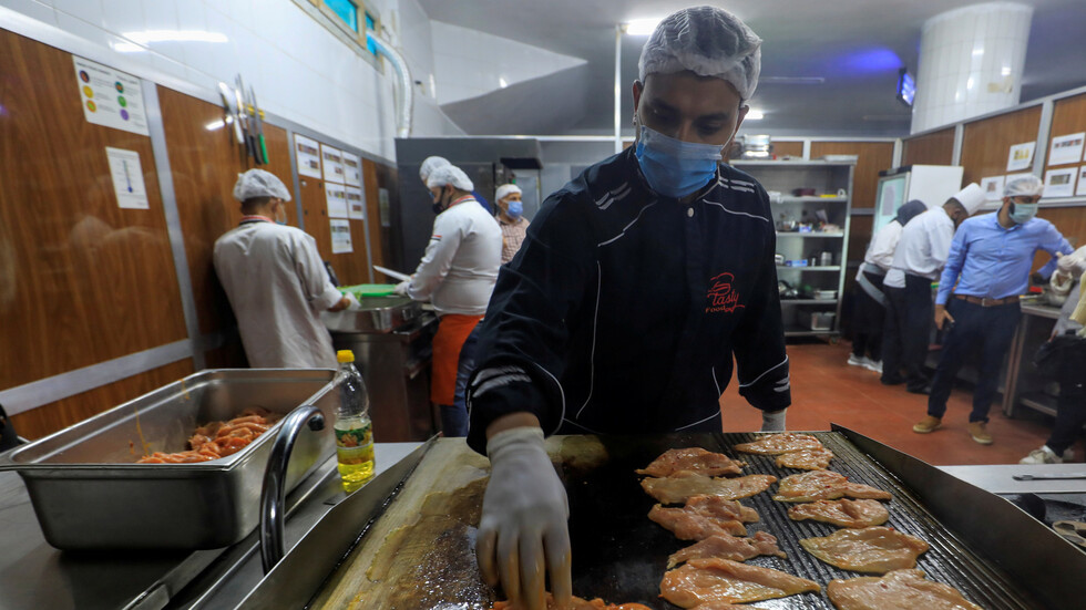 مصر تسجل 668 إصابة جديدة بفيروس كورونا و40 حالة وفاة