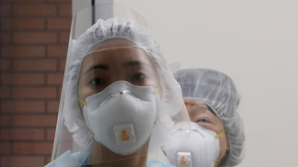 خبراء يابانبون يطورون لقاحا ضد كورونا يعمل في التجويف الأنفي