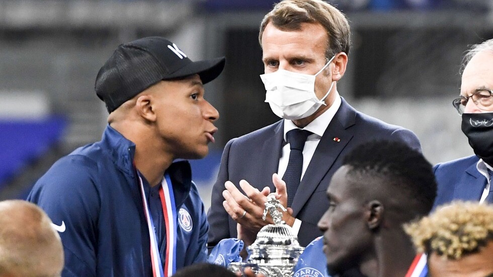 مبابي يثير رعب جماهير باريس سان جيرمان ويكشف إصابته لرئيس فرنسا (فيديو)