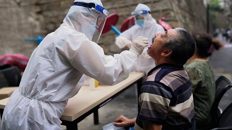 الصين تسجل 34 إصابة جديدة بكورونا منها 20 في شينجيانغ