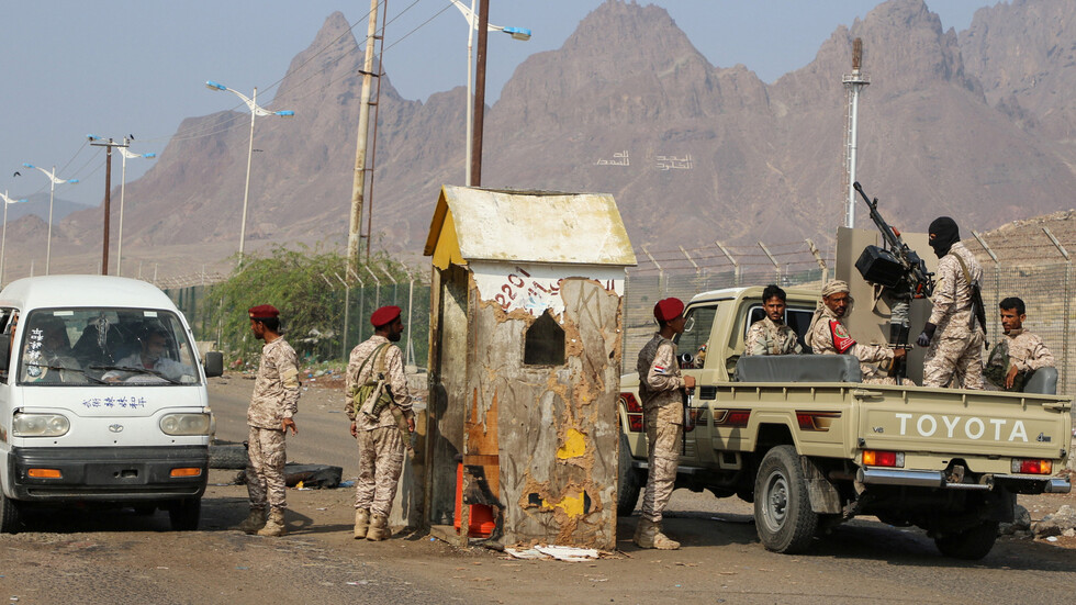 أنصار المجلس الانتقالي في اليمن يتوجهون إلى مدينة الغيضة للتظاهر (صور)