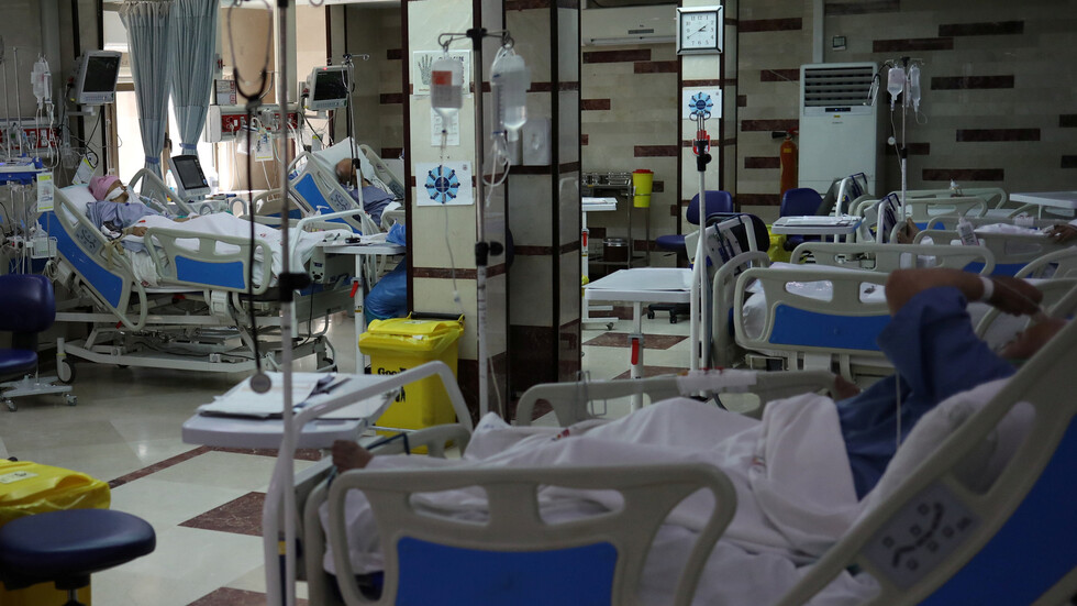 إيران تكشف عن إجمالي عدد الوفيات بكورونا