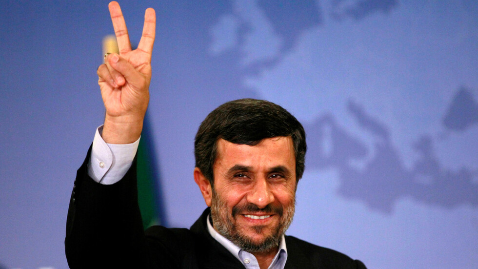 "أعرف أن الوضع القائم لا يرضيكم".. أحمدي نجاد يبعث رسالة لبن سلمان وصحيفة تكشف فحواها