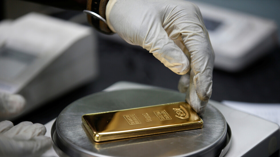 سعر الذهب يسجل مستوى قياسيا منذ 2011