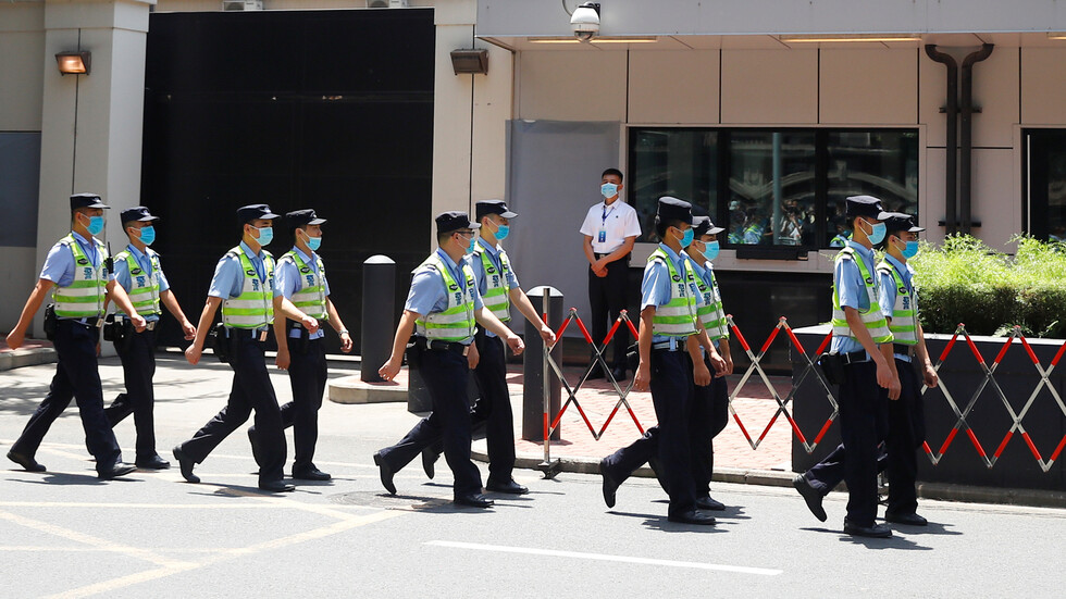 بكين توضح مسألة دخول قوات خاصة صينية لمبنى القنصلية الأمريكية في تشنغدو