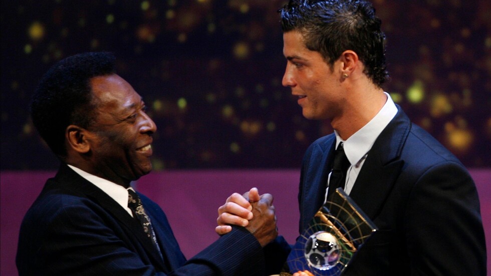 بيليه يوجه رسالة خاصة لرونالدو