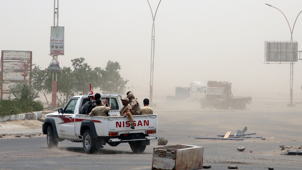 اشتباكات عنيفة بين قوات هادي والمجلس الانتقالي في أبين جنوب اليمن