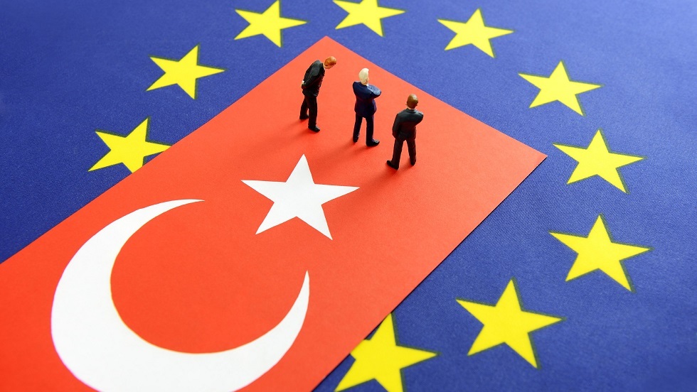 تركيا تطالب الاتحاد الأوروبي بإضافتها إلى قائمة 