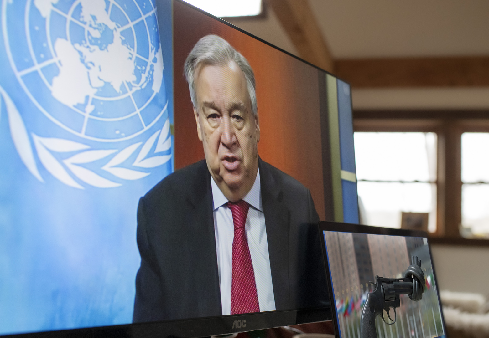 تفاصيل مكالمتين هاتفيتين أجراهما الأمين العام للأمم المتحدة مع السراج وحفتر