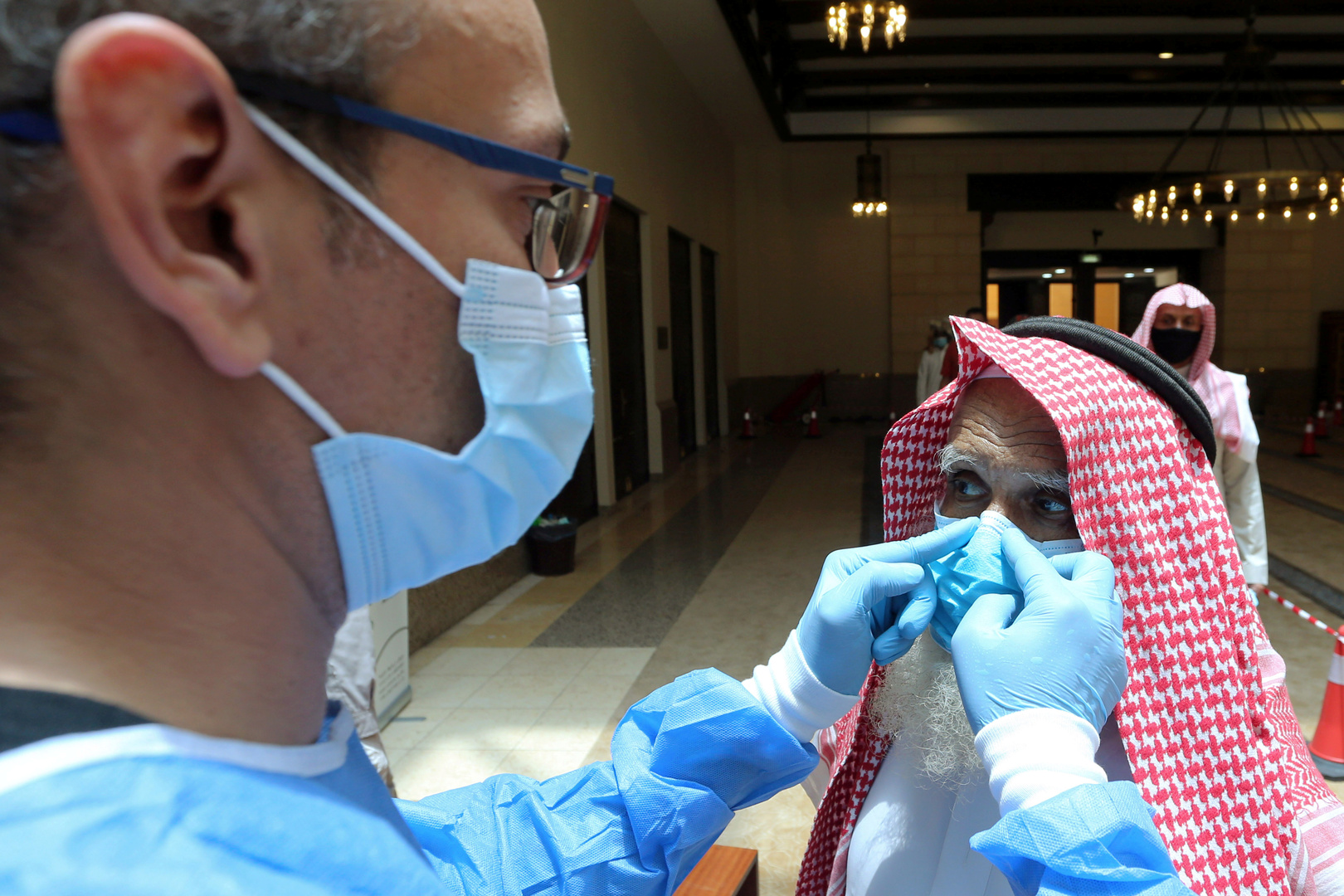 الإصابات اليومية بكورونا في السعودية فوق الـ4000 مجددا وتراجع في الوفيات