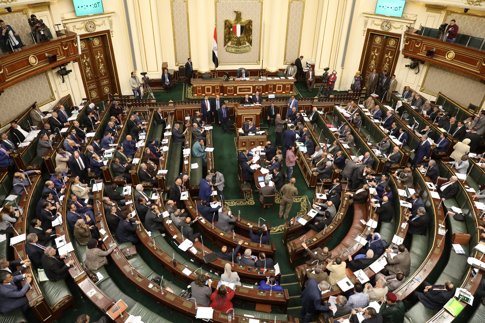 مجلس النواب المصري يوافق على قانون يمنع ترشح الضباط للرئاسة إلا بشروط