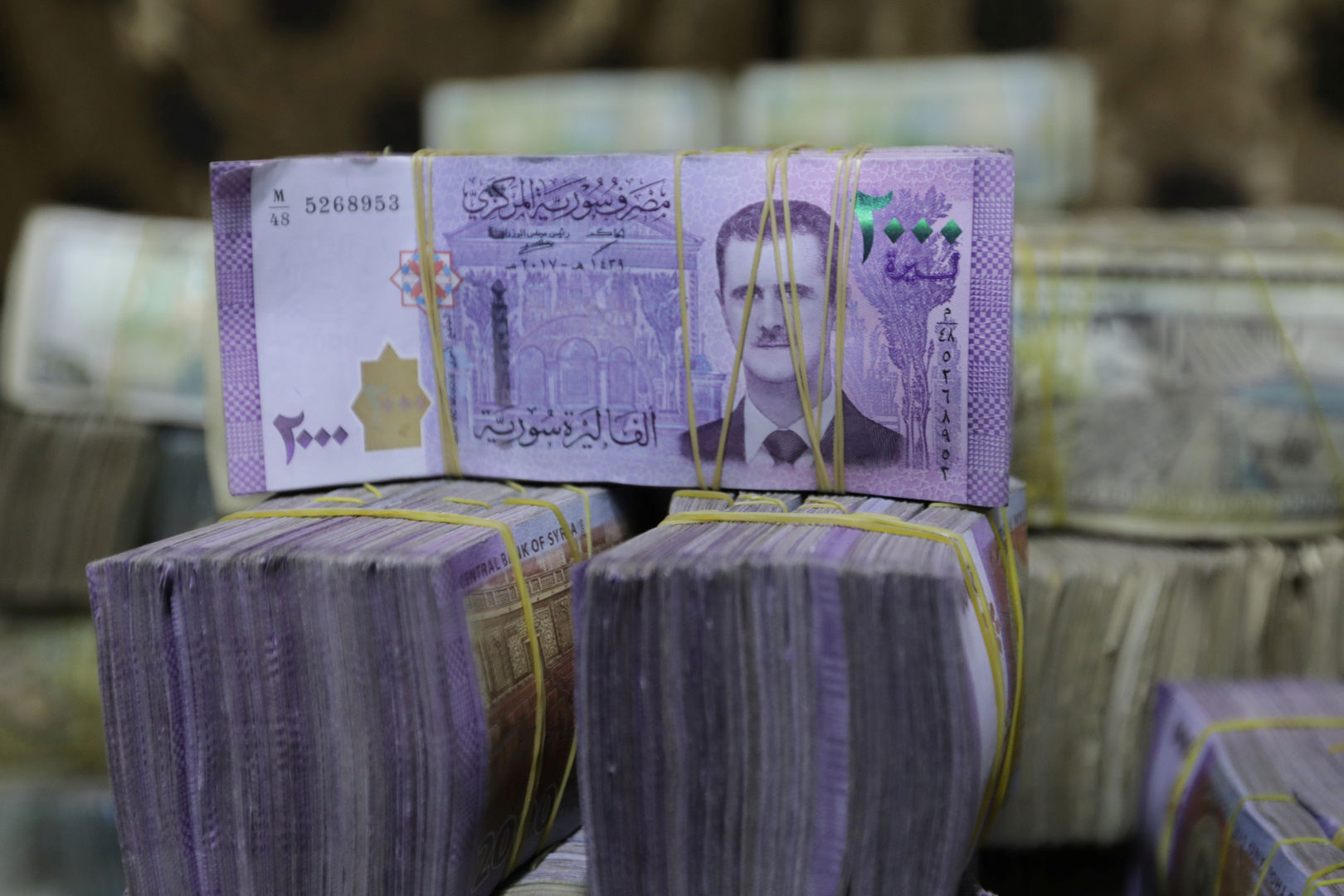 خبير: اقتصاد الظل في سوريا اتسع خلال الحرب وبات يشكل نحو ثلثي الاقتصاد