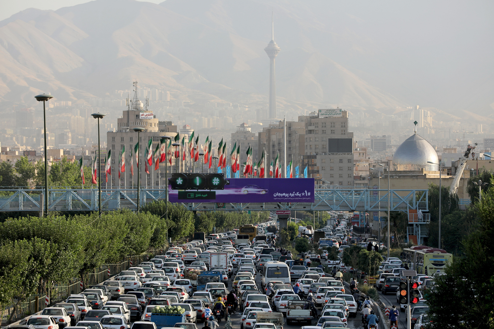 رئيس بلدية طهران: نسبة المشاركة في الانتخابات السابقة دليل على استياء الإيرانيين وتهديد للجميع