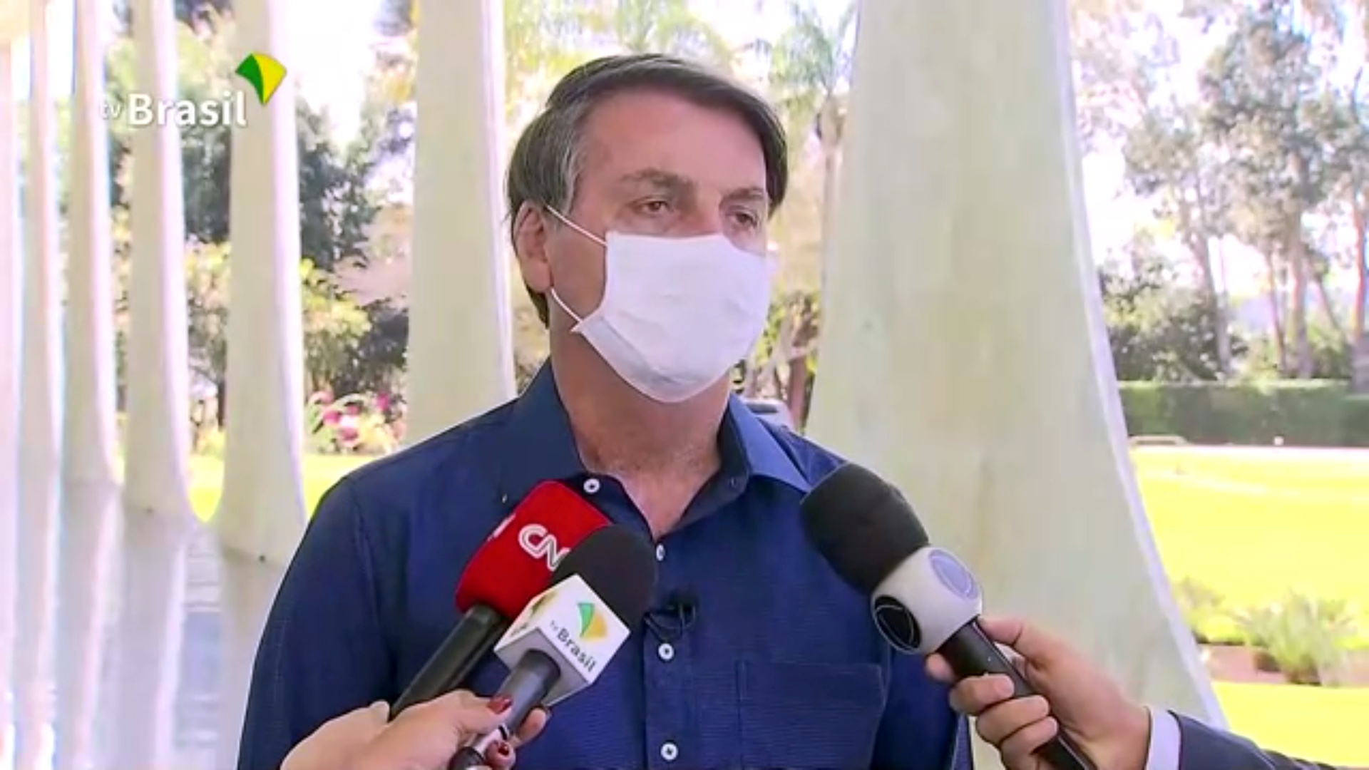 خضوع صحفيين برازيليين للحجر الصحي بعد مقابلة مع بولسونارو