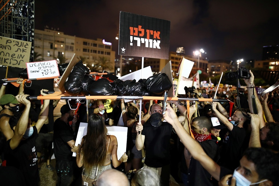 إسرائيليون يحتجون ضد طريقة تعامل الحكومة مع أزمة كورونا