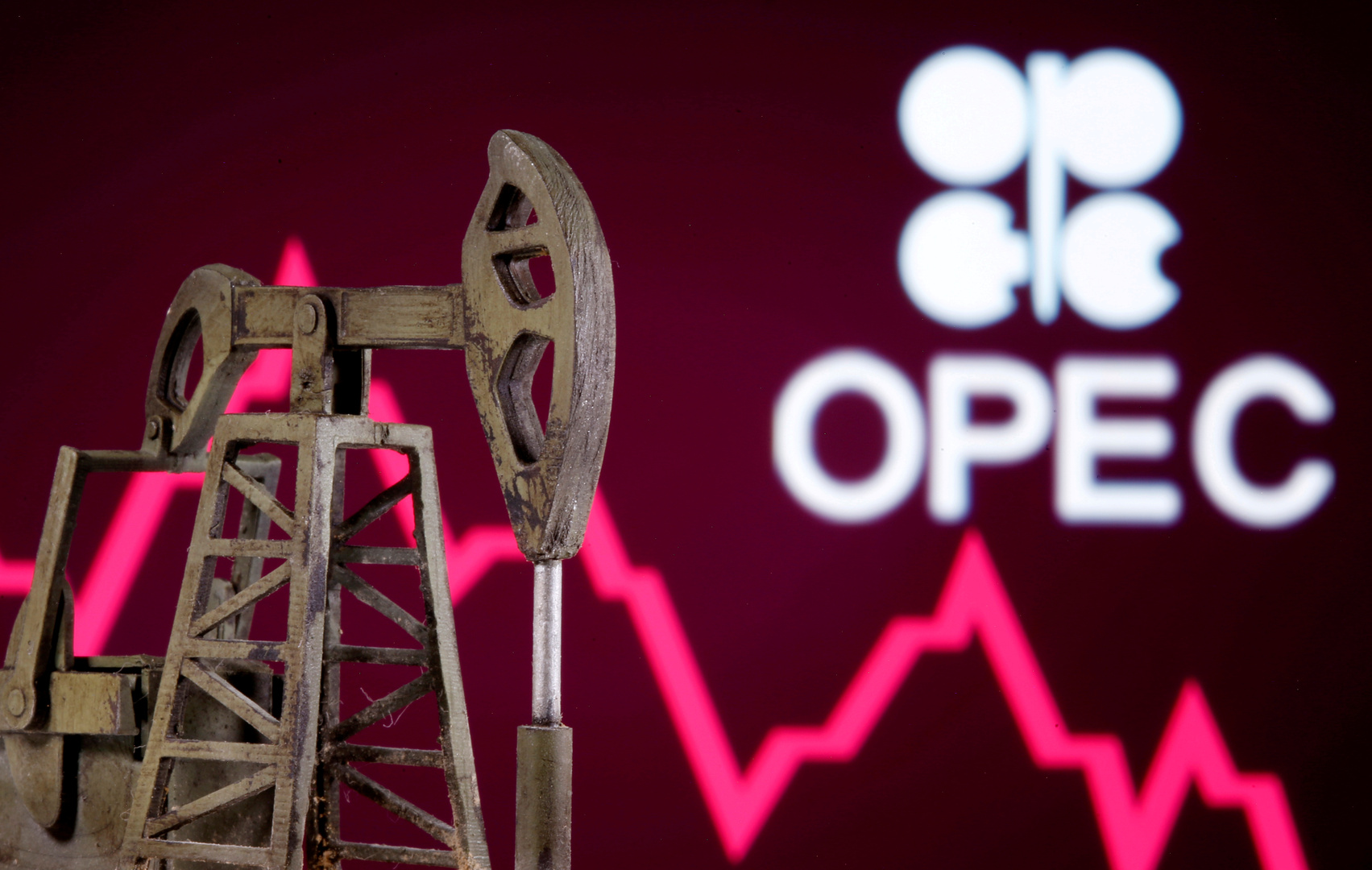 سعر النفط ينخفض بانتظار تخفيف شروط اتفاقية 