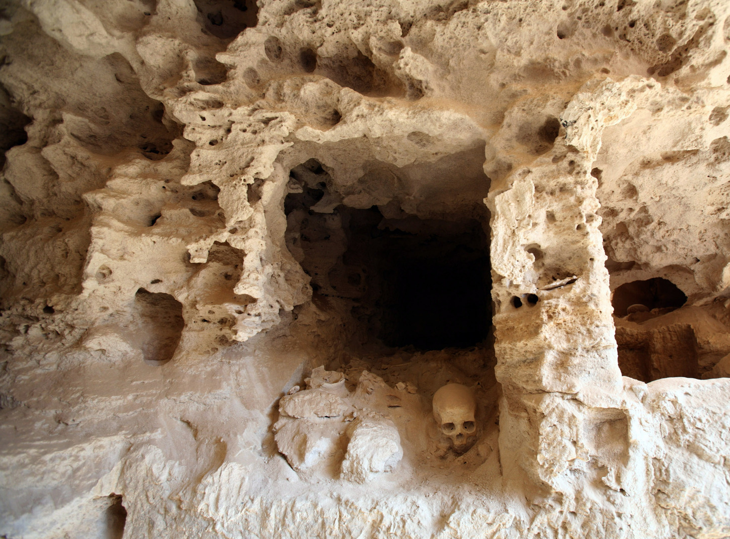 البحث عن مقبرة كليوباترا المفقودة يكشف عن 