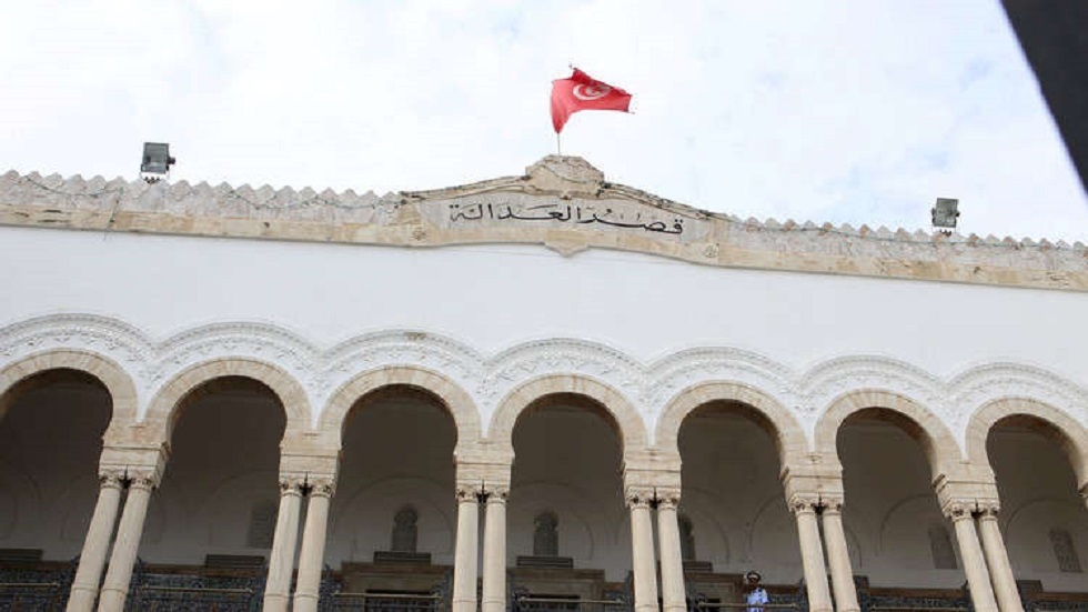 تونس.. السجن 6 أشهر لمدونة بتهمة الإساءة للمقدسات (صورة)