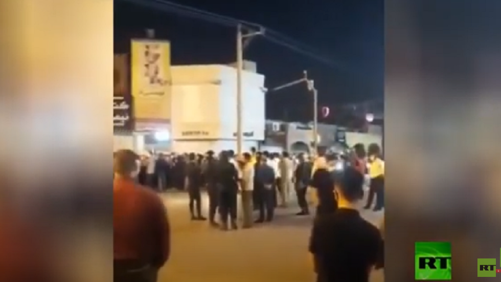 إيران.. الحرس الثوري يعتقل أشخاصا دعوا للتظاهر.. فيديو
