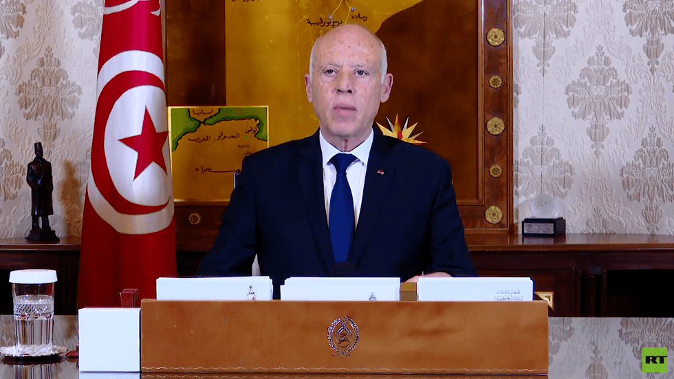 الرئيس التونسي يطالب الأحزاب بتقديم مقترحاتها لاختيار بديل الفخفاخ