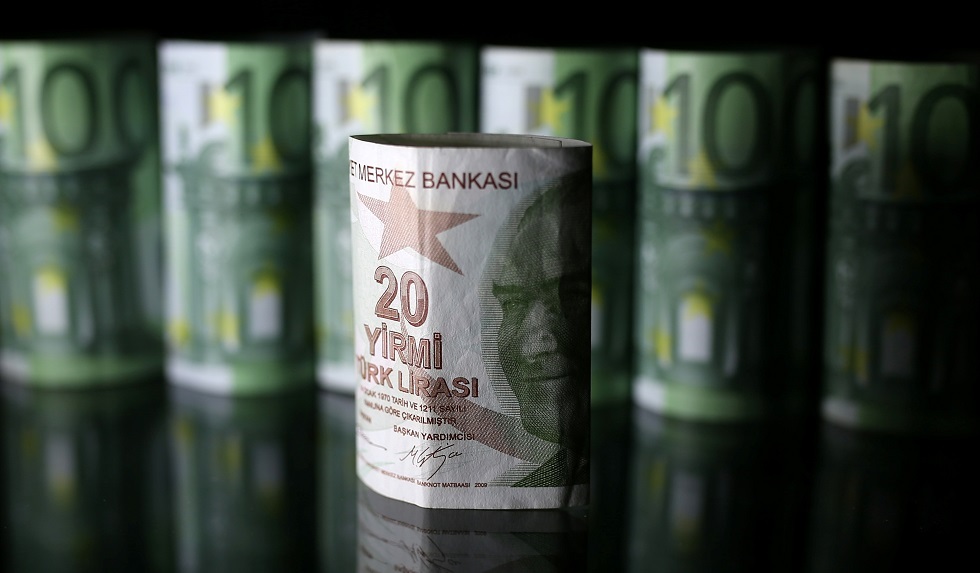 الليرة التركية تسجل انخفاضا قياسيا أمام اليورو