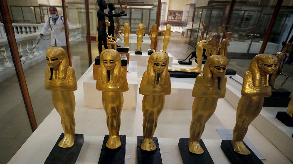 القاهرة تنفي بيع قطع أثرية مصرية لصالح 