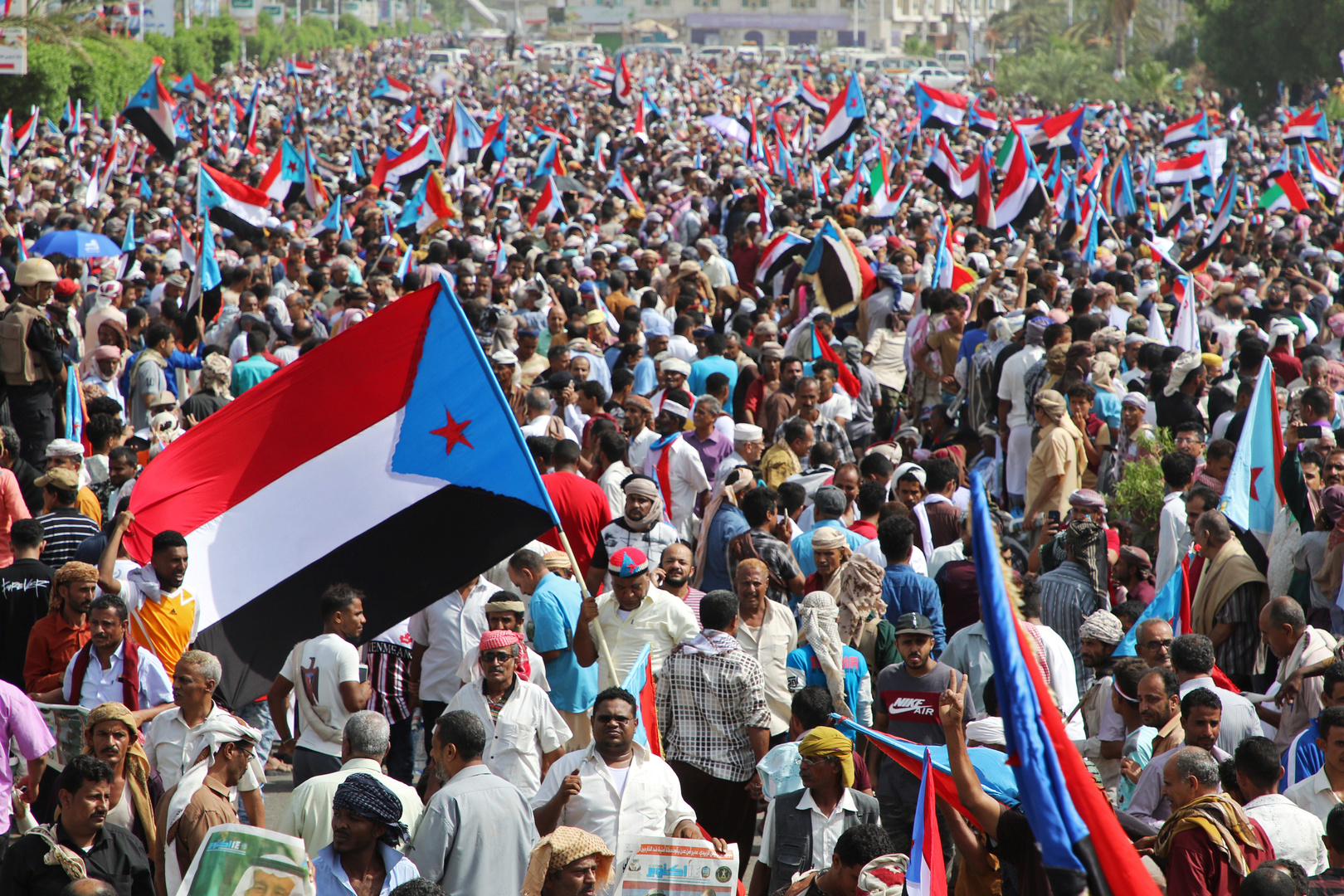 في جنوب اليمن يتخلون عن الحكم الذاتي