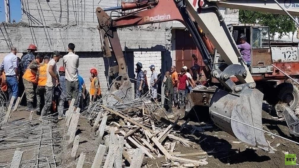 مصرع شخصين بانهيار جزئي لبناء في اللاذقية السورية