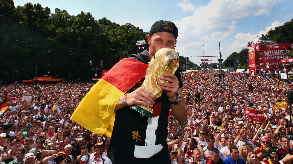 الألماني هوفيديس بطل العالم عام 2014 يعلن اعتزاله لأسباب عائلية (فيديو وصور)