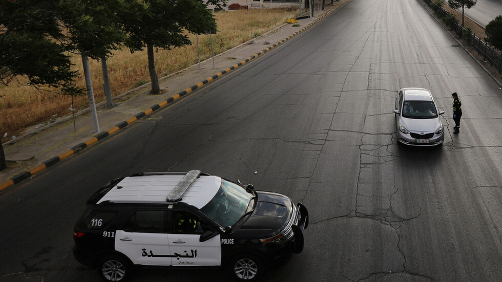 قاتل شقيقاته الثلاث في الأردن يسلم نفسه