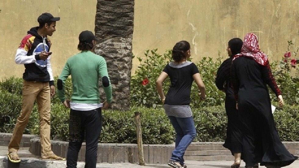 مصر تحدد عقوبة إفشاء سرية بيانات المجني عليهم بجرائم التحرش والإعتداء الجنسي