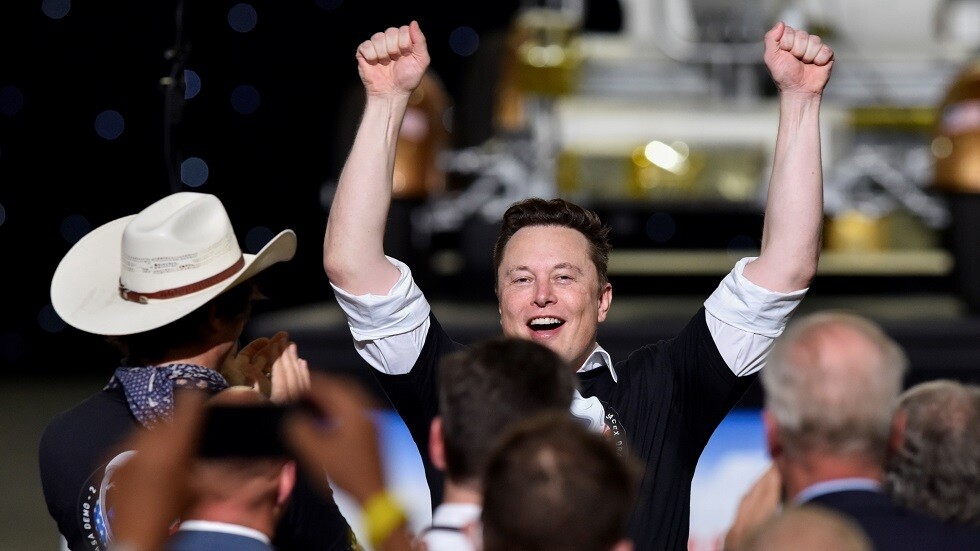 إيلون موسك يهنئ ناسا بنجاح مهمة Crew Dragon