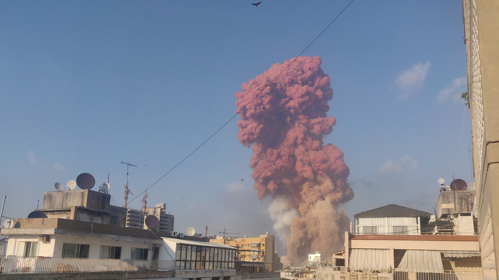 فرانس برس تكشف حقيقة الصاروخ الذي شوهد في مقطع فيديو لموقع الانفجار ببيروت