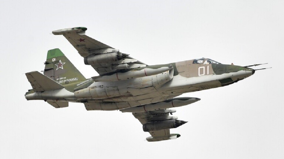 فيديو مذهل لإقلاع وهبوط "سو- 25" في حقل زراعي