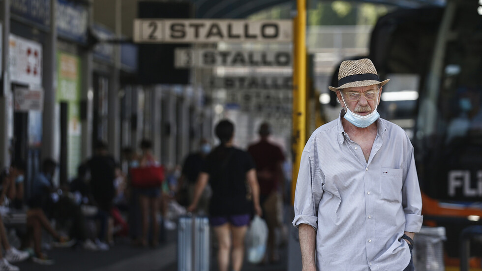 إيطاليا تسجل أكبر قفزة في إصابات كورونا منذ مايو